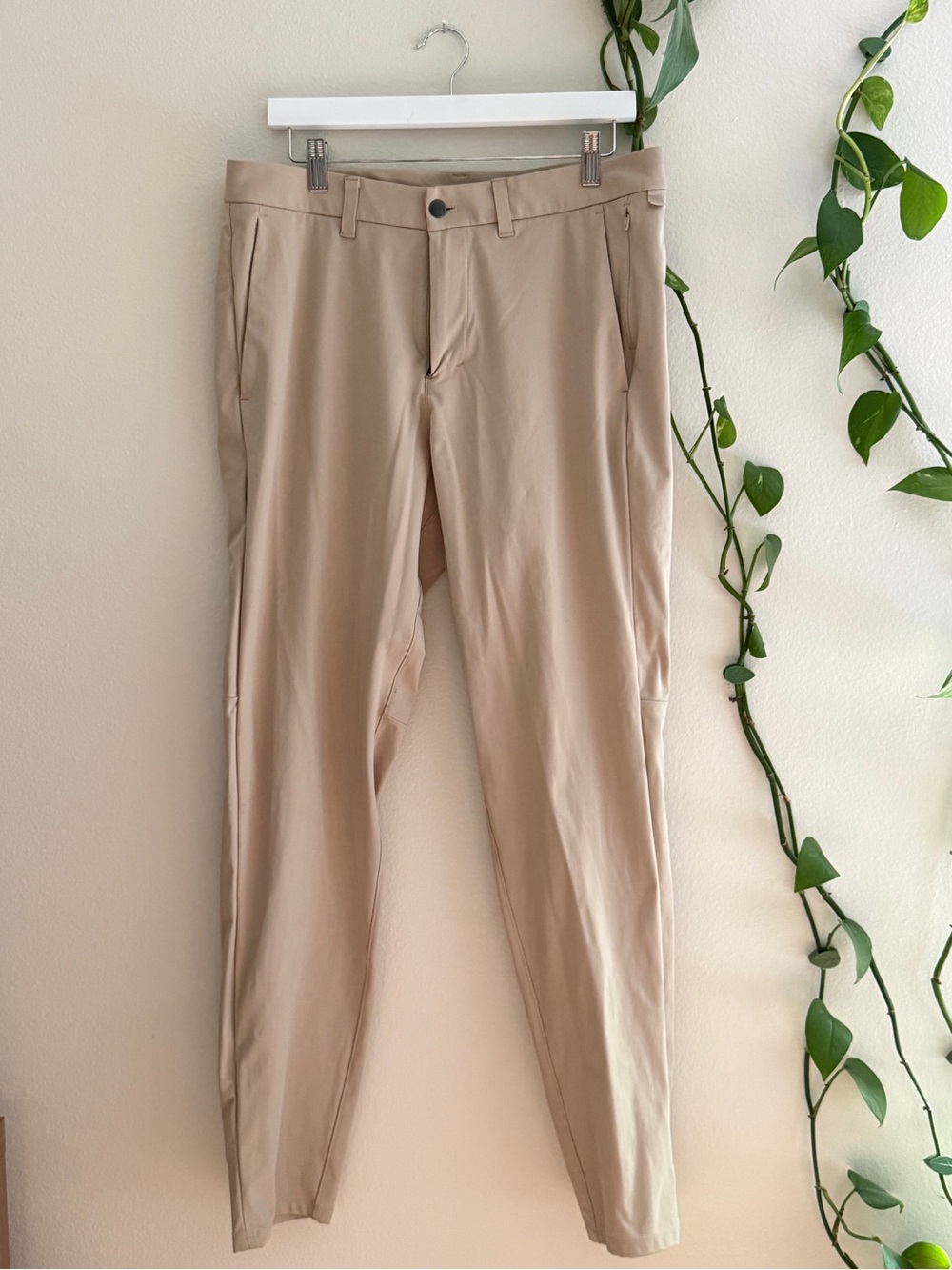 lululemon athletica Men’s Sand/Tan Chino-Style Performance Pants